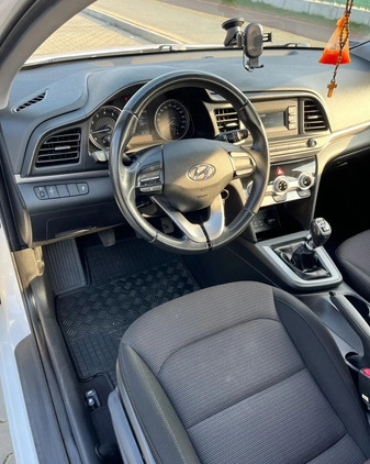 Hyundai Elantra cena 59900 przebieg: 69000, rok produkcji 2019 z Gdańsk małe 301